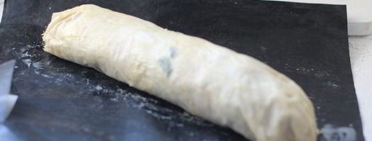 штрудель с лососем, моцареллой и шпинатом. Шаг 5