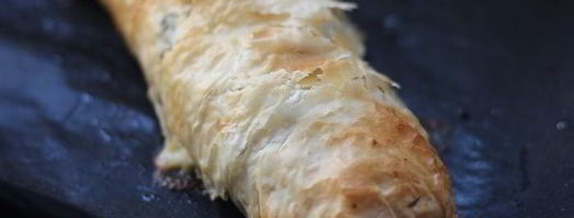 штрудель с лососем, моцареллой и шпинатом. Шаг 6