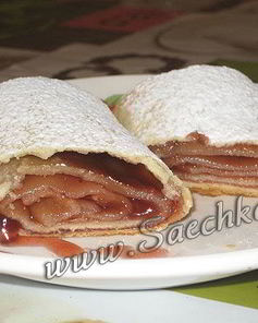 Штрудель с творогом и вишней