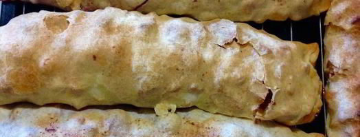 штрудель с яблоками и вишней. Шаг 13