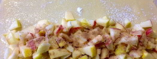 штрудель с яблоками и вишней. Шаг 8