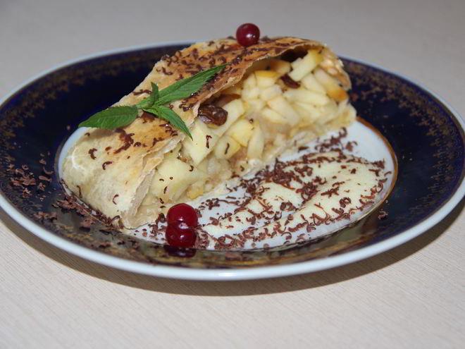 Рецепт яблочного штруделя из вытяжного теста