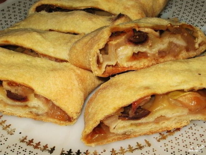 Рецепт яблочного штруделя с изюмом
