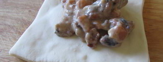 слоеные конвертики с морским коктейлем. Шаг 6