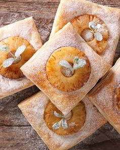 Слойки с ананасами