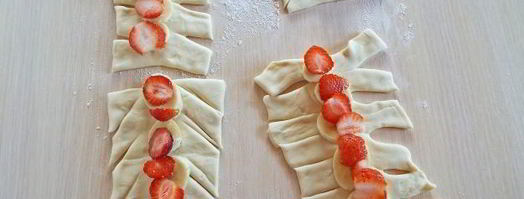 слойки с клубникой и бананом. Шаг 10