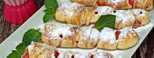 слойки с клубникой и бананом. Шаг 14