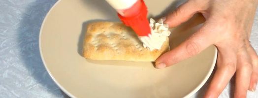 слойки с клубникой и кремом. Шаг 9