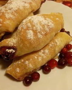 Слойки с клюквой