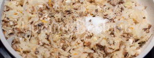 слойки с квашеной капустой и грибами. Шаг 5