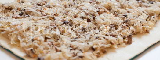 слойки с квашеной капустой и грибами. Шаг 7