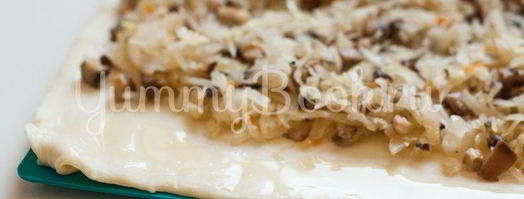 слойки с квашеной капустой и грибами. Шаг 8
