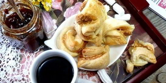 Слойки с маршмеллоу и орехами