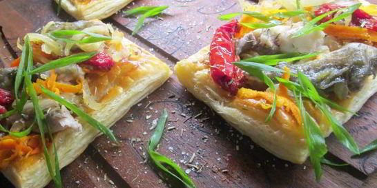 Слойки с овощами и карпом