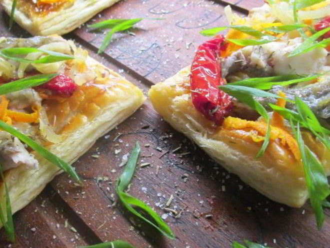 Рецепт слоек с овощами и карпом