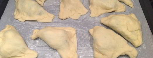 слойки с щавелем, сыром и яйцом. Шаг 13