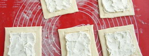 слойки с сырно-томатной начинкой. Шаг 5