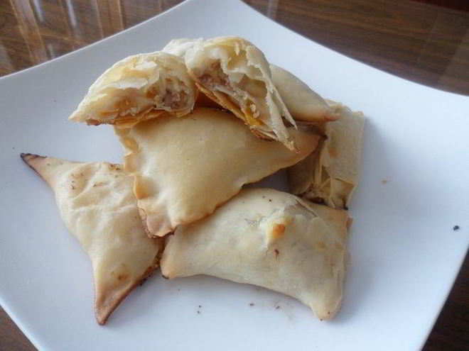 Рецепт слоек с творогом, курагой и орехами