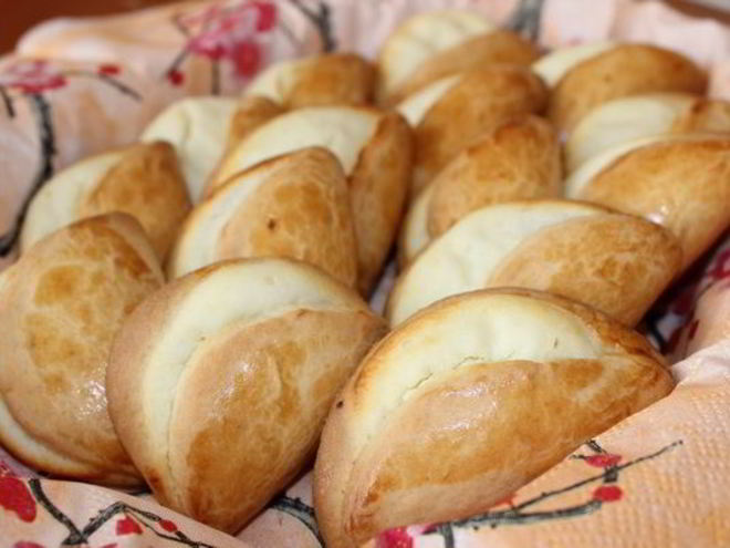 Рецепт домашних сочней с творогом к чаю