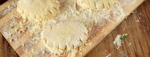 несладкие сырники с начинкой из яйца и зеленого лука. Шаг 13