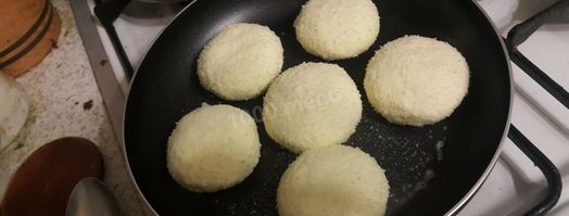 пышные сырники с кокосовой мукой. Шаг 9