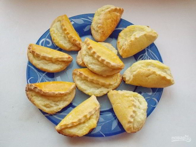 Рецепт сочней с творогом из песочного теста