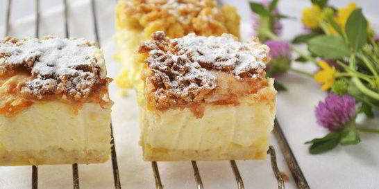 Сырник с персиками