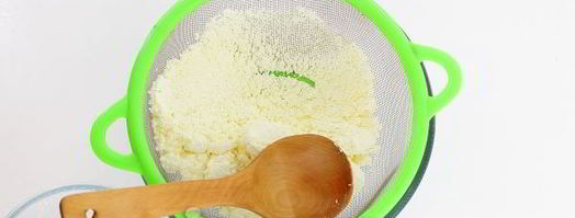 сырники из творога с изюмом. Шаг 4