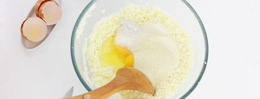 сырники из творога с изюмом. Шаг 6