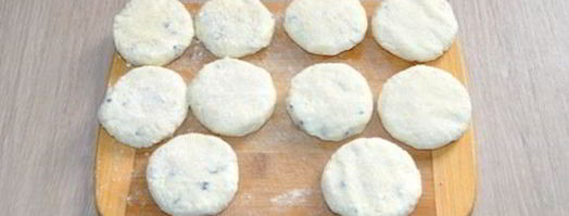 сырники с изюмом. Шаг 4