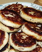 Сырники с курагой и изюмом