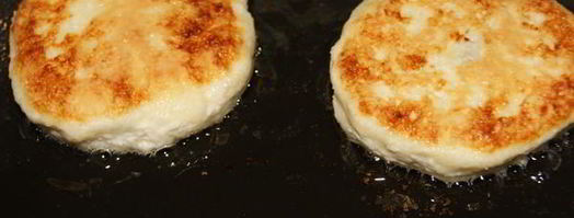 сырники с вареной сгущенкой. Шаг 7