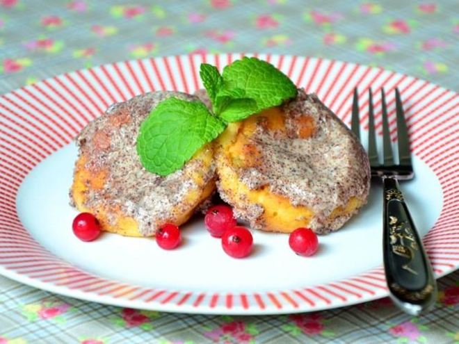 Рецепт сырников в духовке под сметанным соусом