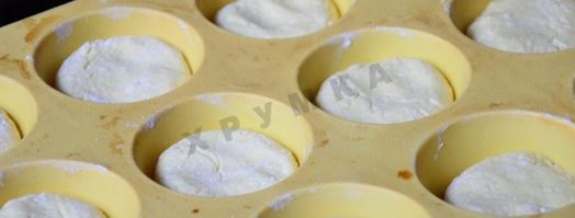 сырники в духовке под сметанным соусом. Шаг 6