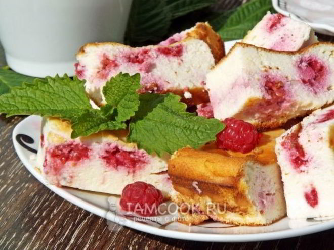 Рецепт творожника с малиной