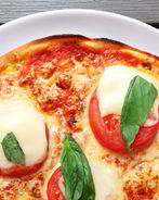 Тесто и начинка для пиццы