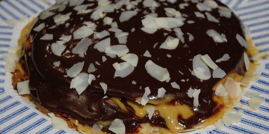 Блинный торт с карамельной глазурью