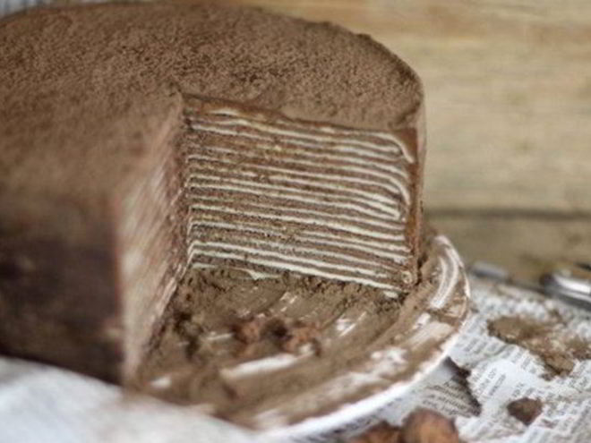 Рецепт шоколадного торта из блинов с ликером