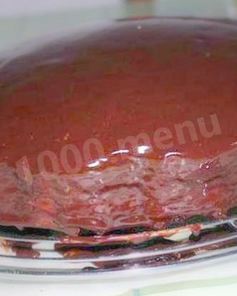 Шоколадный торт Захер с абрикосовым джемом