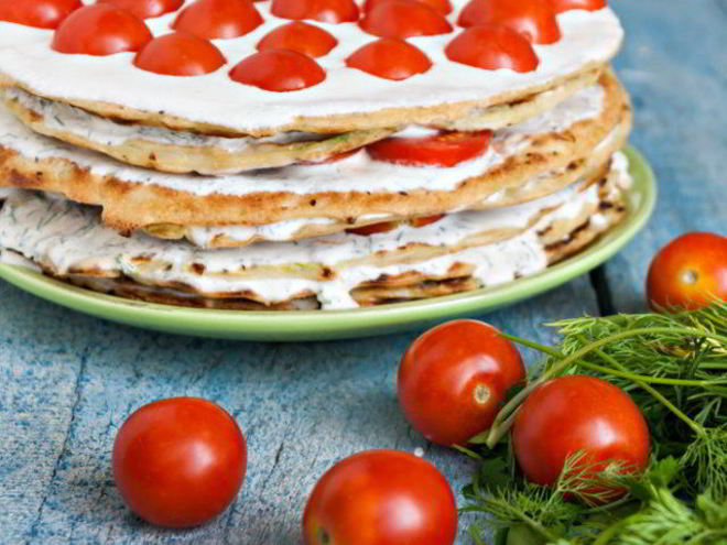 Рецепт торта из кабачков с сыром и помидорами