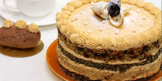 Торт с маком и черносливом