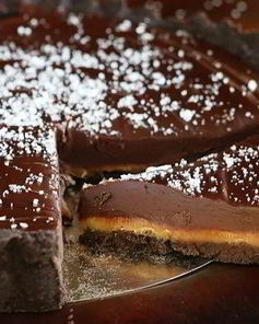 Торт с соленой карамелью