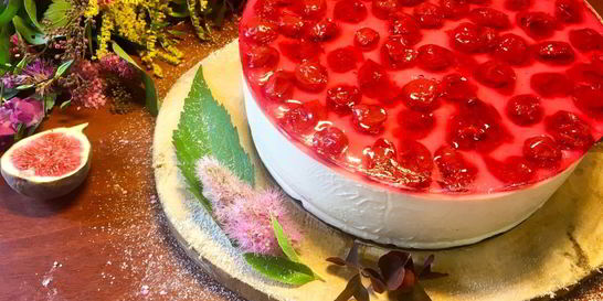 Творожный торт с бисквитом и желе