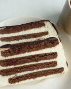 Творожный торт с печеньем без выпечки