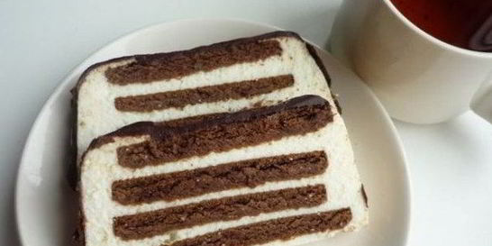 Творожный торт с печеньем без выпечки