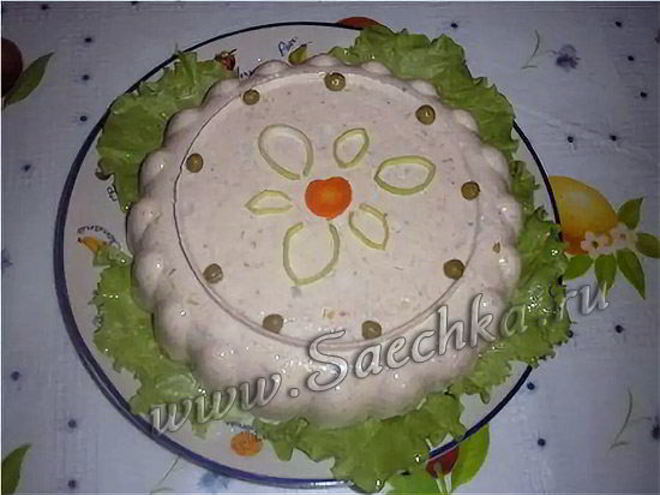 Рецепт закусочного салата-торта с тунцом