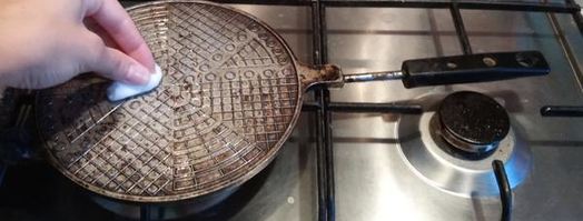 домашние вафли со сгущенкой. Шаг 3