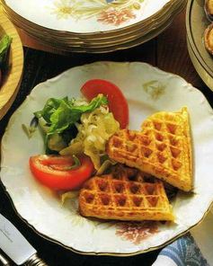 Сырные вафли с салатом