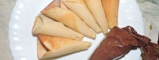 вафельные трубочки с шоколадно-вишневым муссом. Шаг 5