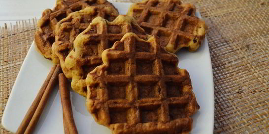 Яблочные вафли